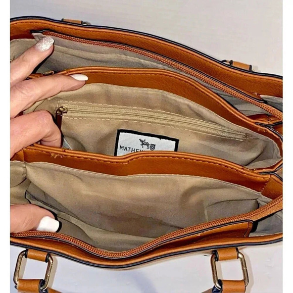 Matthew And Julian Camel Colored Hand Bag Zip Close - Picture 9 of 9